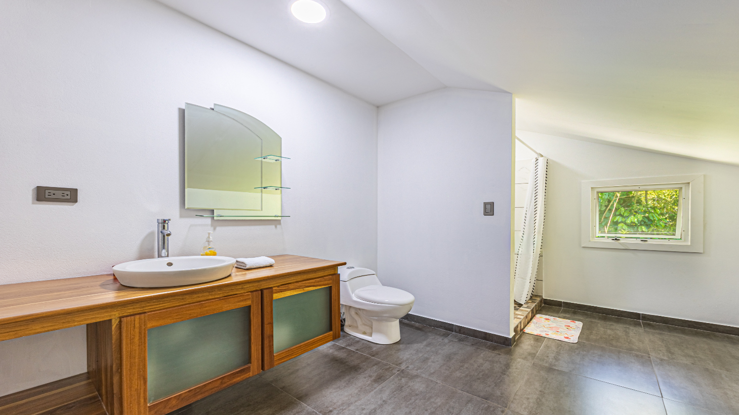 5-Bedroom Residence in Prime Uvita Location selected