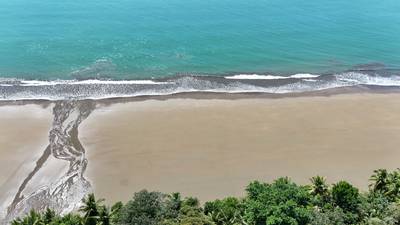 Private Beach Community | 1,708 m² Build-Ready Lot in Ballena image 3
