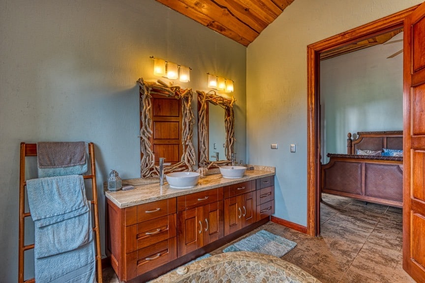 Impressive Mountain Estate With Rental Cabin selected