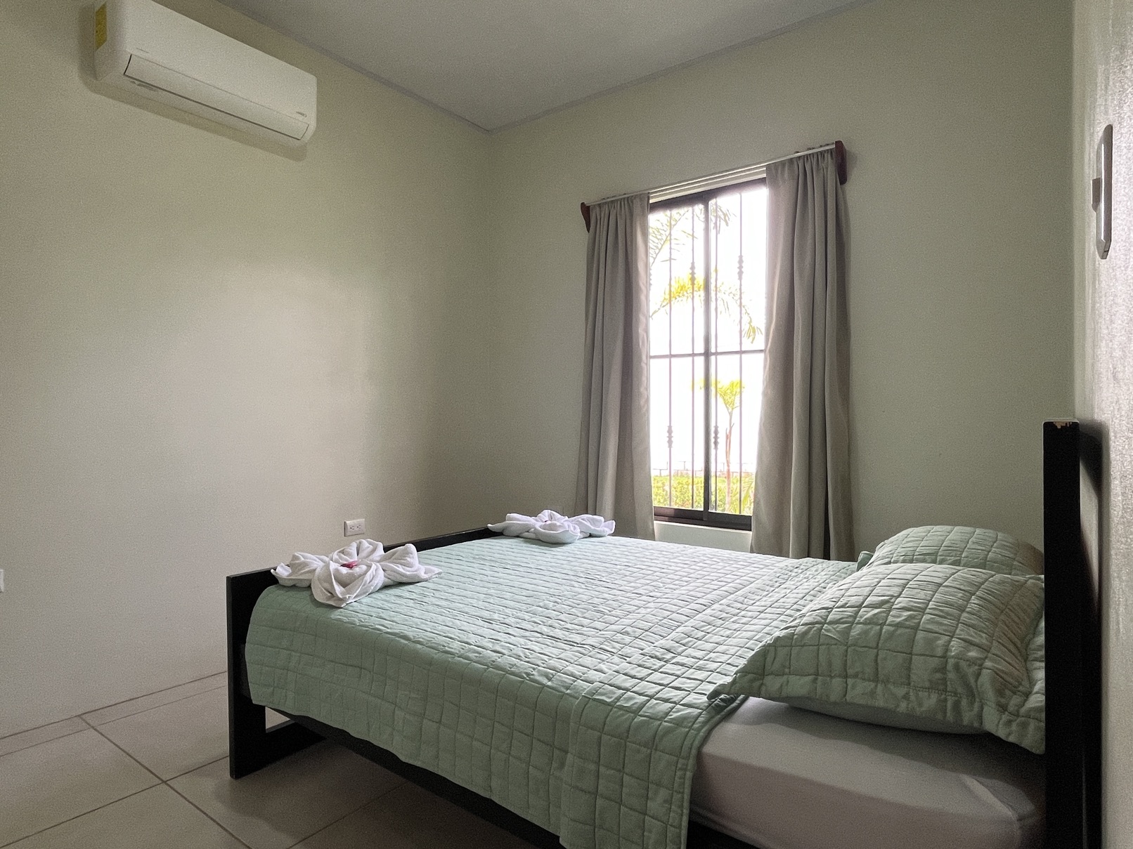 Prime Investment Opportunity in Uvita: Income-Producing Fourplex Just 300 Meters from the Beach selected