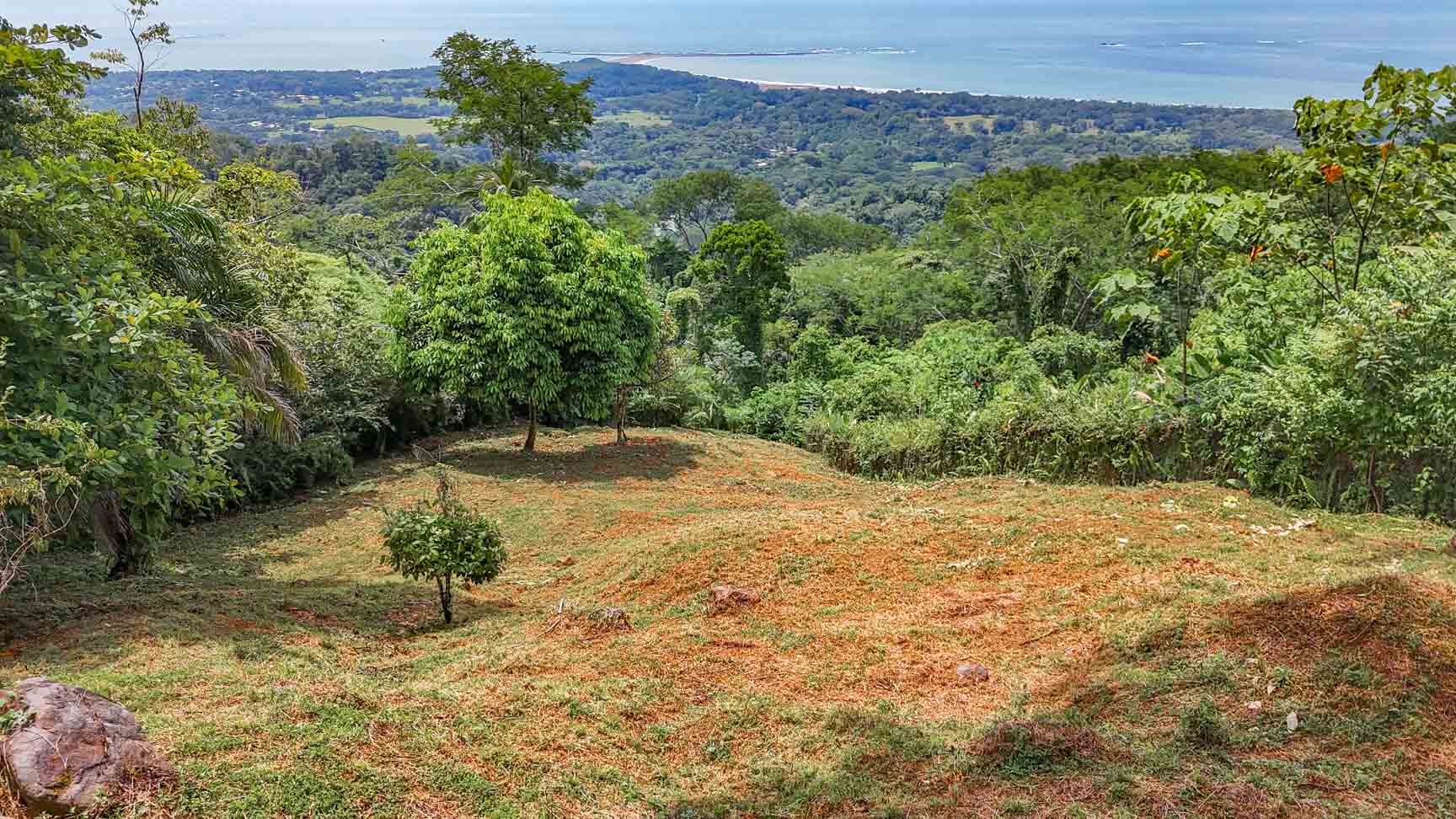 Large Uvita Lot with Whale’s Tail Ocean Views, Sunsets & Legal Water – Ready to Build selected